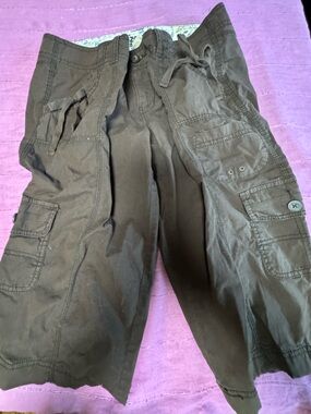Arizona Jean Company grey Cargo capris with Utility Pockets